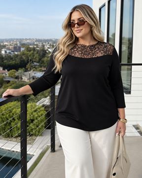 Picture of ELEGANT TOP WITH LACE DESIGNED COLLAR
